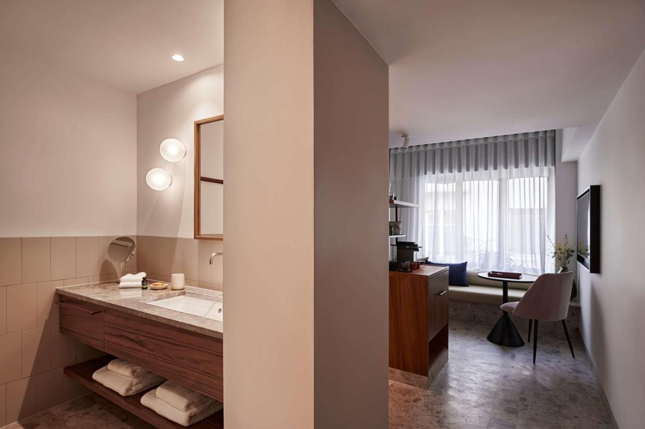 The Social Athens Hotel, A Member Of Radisson Individuals Екстериор снимка
